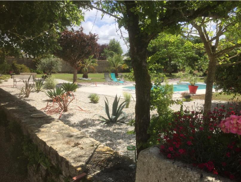 La Rochelle Et L'Aunis Bed & Breakfast Saint-Sauveur-d'Aunis Exterior foto
