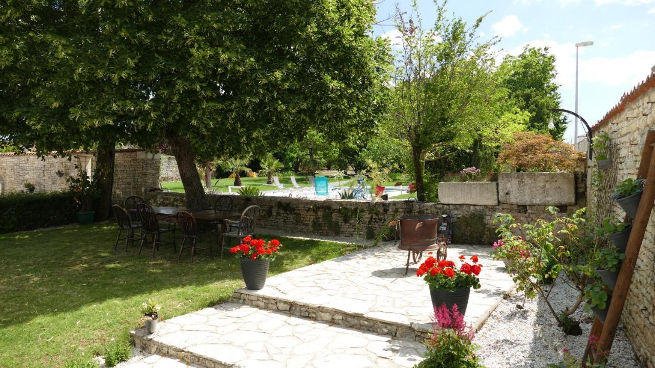 La Rochelle Et L'Aunis Bed & Breakfast Saint-Sauveur-d'Aunis Exterior foto